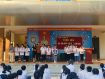 Hình ảnh tặng quà học sinh hộ nghèo, cận nghèo năm học 2022 - 2023