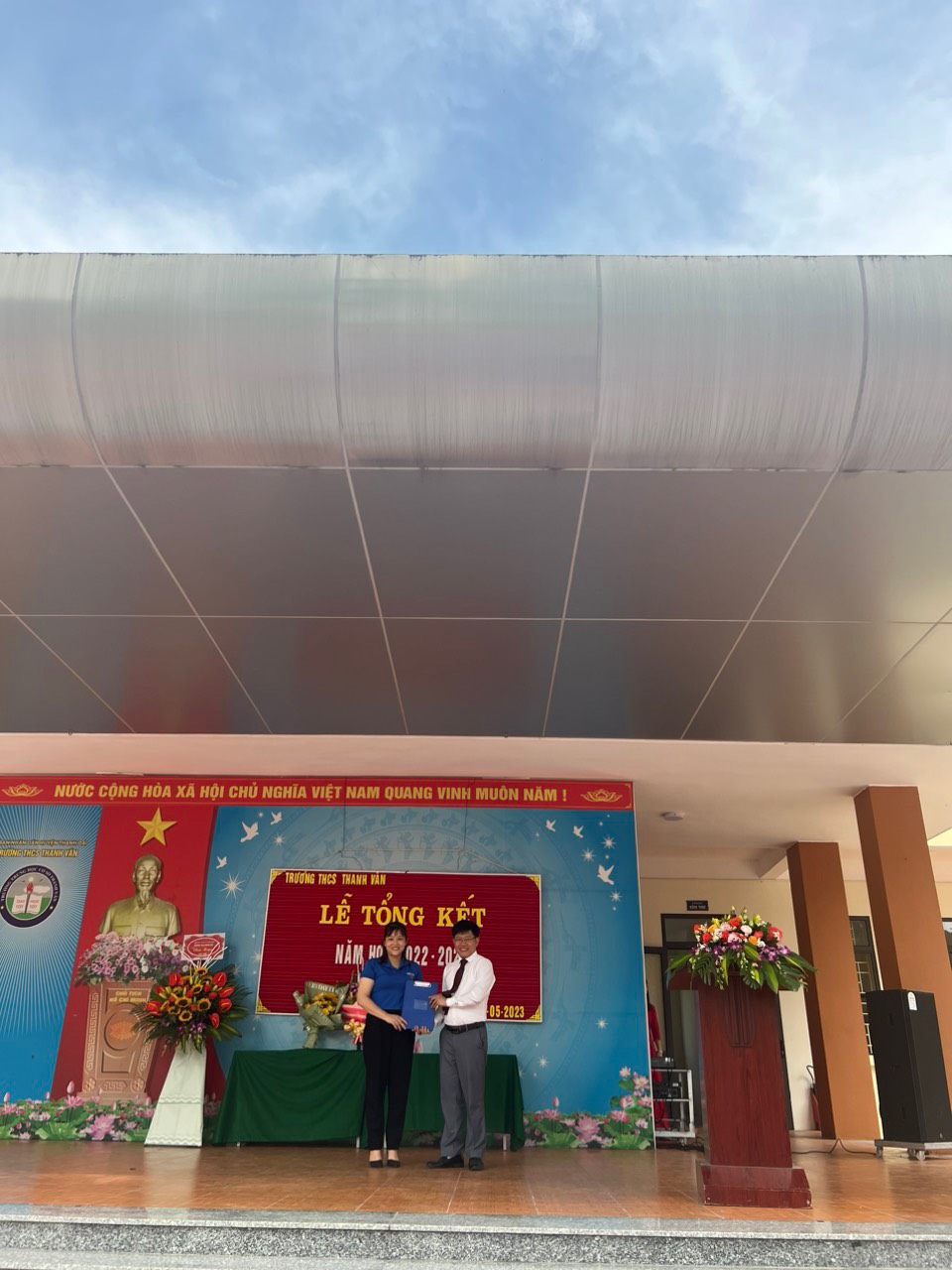 Bàn giao sinh hoạt hè